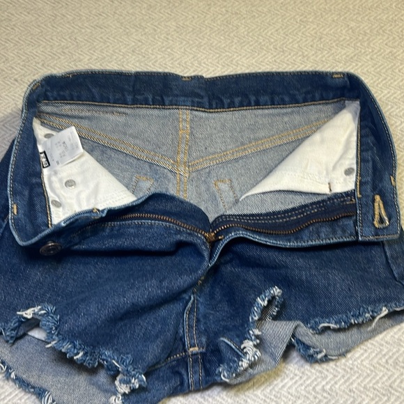 Premium Edwin Jean Shorts. Edwin Denim cutoffs. Size XS - Picture 10 of 11